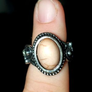 Stretchy ring
